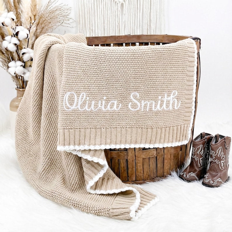 Custom baby blankets as good gifts for newborns keepsake